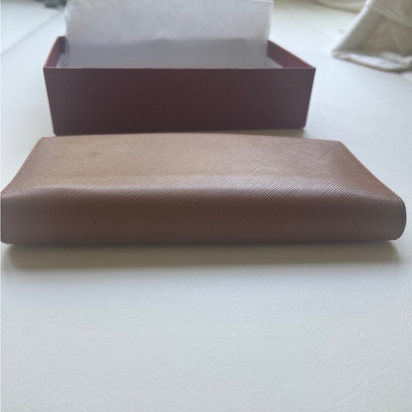 Ferragamo continental wallet. - Picture 9 of 12